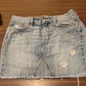 5/$25 SALE Old Navy Size 0 Light Wash Denim Mini Skirt - Casual Distressed Style